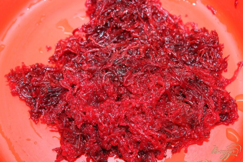 Geriebene Rote Beete zur Herstellung von antiparasitärem Sirup
